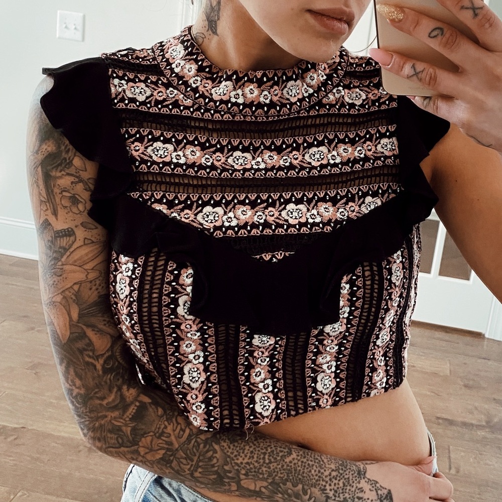 For love and lemons crop top